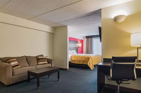 Quality Suites Atlanta Airport East