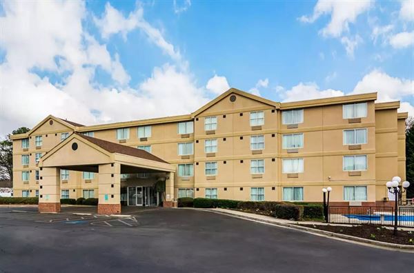 Quality Suites Atlanta Airport East