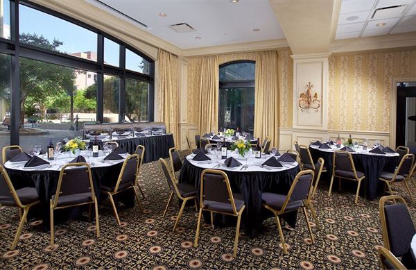 Harry's Seafood Bar & Grill