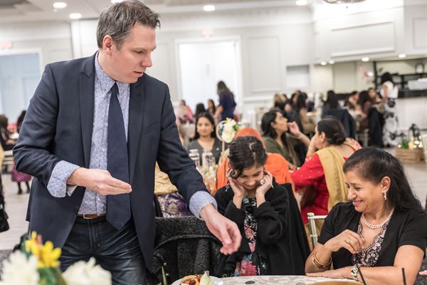 Chris Bruce, Magician & Entertainer