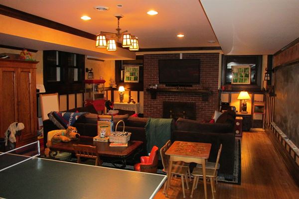 Castino Lakeview Mansion