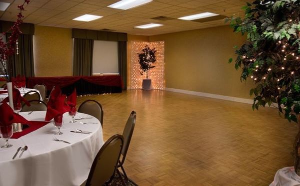 Coast Inn at Lake Hood