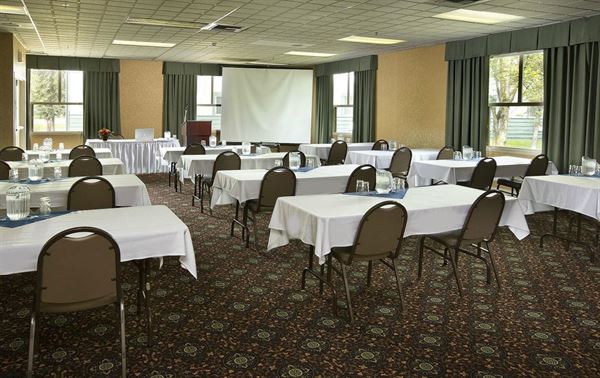 Coast Inn at Lake Hood