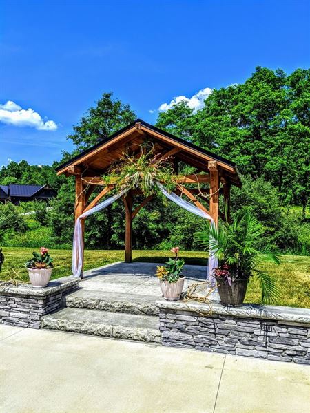 Rustic Ridge Wedding Barn