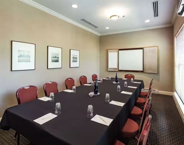 DoubleTree Suites by Hilton Hotel Mt. Laurel