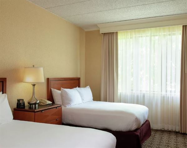 DoubleTree Suites by Hilton Hotel Mt. Laurel