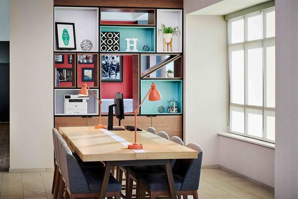 Holiday Inn Hotel & Suites Oakville @ Bronte