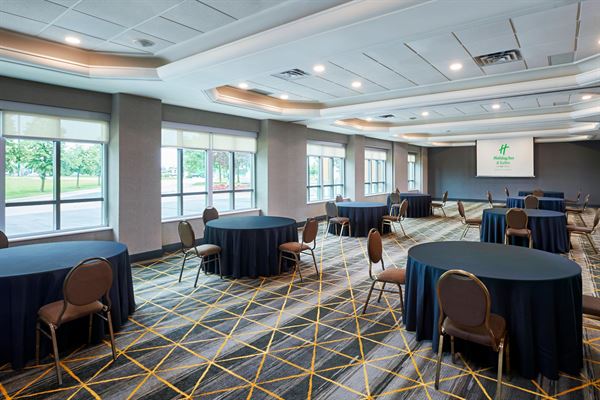 Holiday Inn Hotel & Suites Oakville @ Bronte