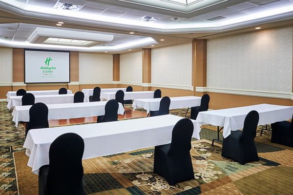 Holiday Inn Hotel & Suites Oakville @ Bronte