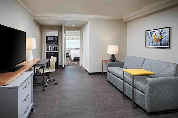 Holiday Inn Hotel & Suites Oakville @ Bronte