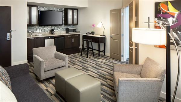 Hyatt House Charlotte Center City