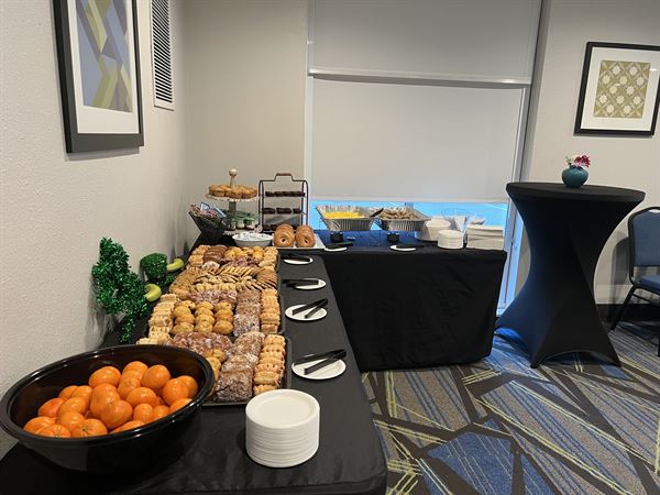 Holiday Inn Express & Suites Chicago Hoffman Estates