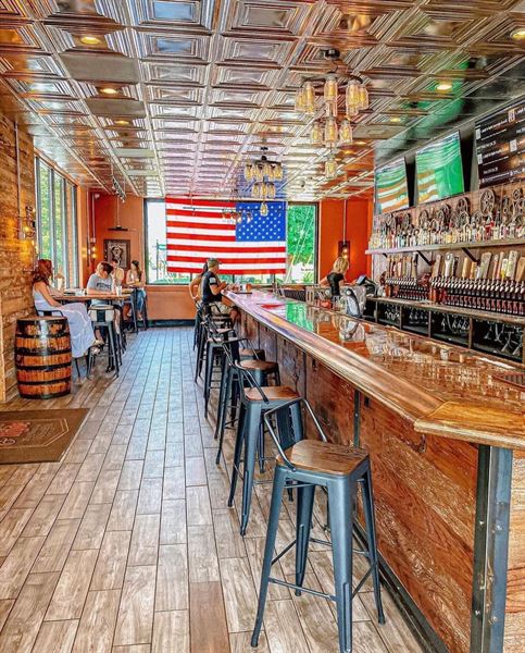 Jekyll & Hyde Taphouse & Grill