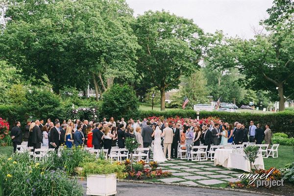 Estate at Three Village Inn