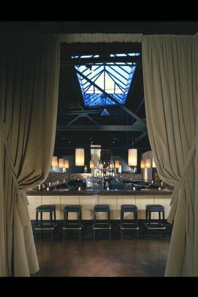 Firefly Tosa - Restaurant & Lounge