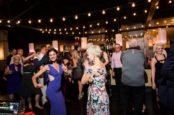 Firefly Tosa - Restaurant & Lounge