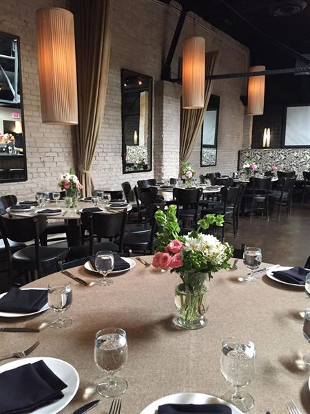 Firefly Tosa - Restaurant & Lounge