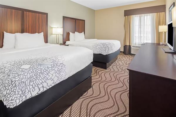 La Quinta Inn & Suites Hotel by Wyndham