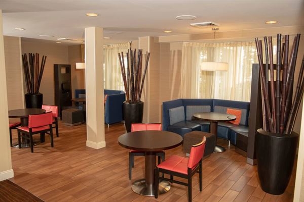 Courtyard Erie Ambassador Conference Center