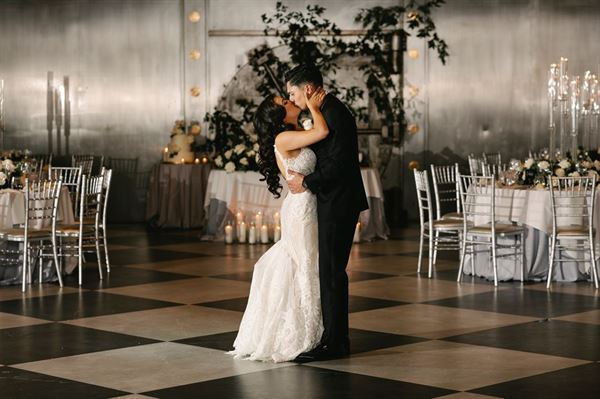 Felina Restaurant & Bar