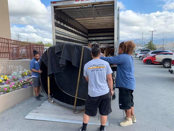 Golden North Van Lines