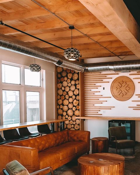 Nice Barber Company Lounge