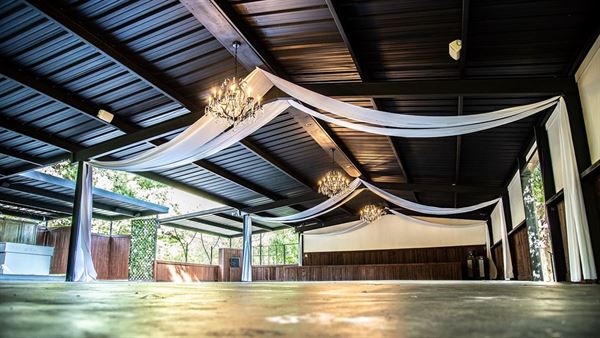 Arrowwood Weddings + Events