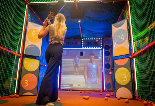 Sixes Social Cricket