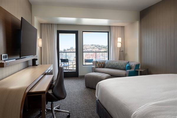 Courtyard Petaluma Sonoma County