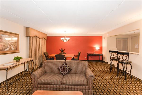 Ramada Plymouth Hotel and Conference Center