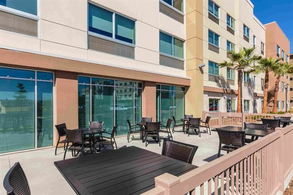 Holiday Inn Express & Suites Moreno Valley - Riverside
