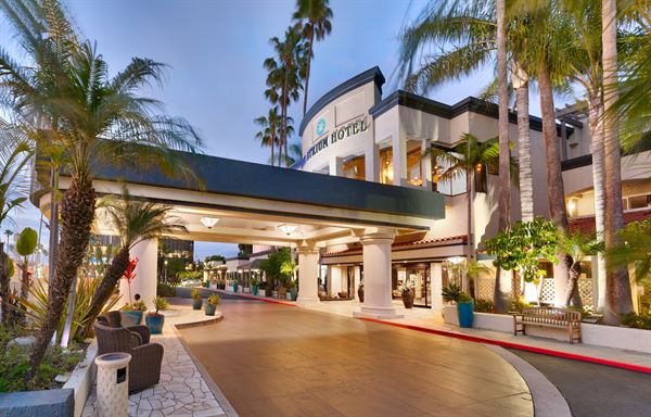 Atrium Hotel at Orange County Airport