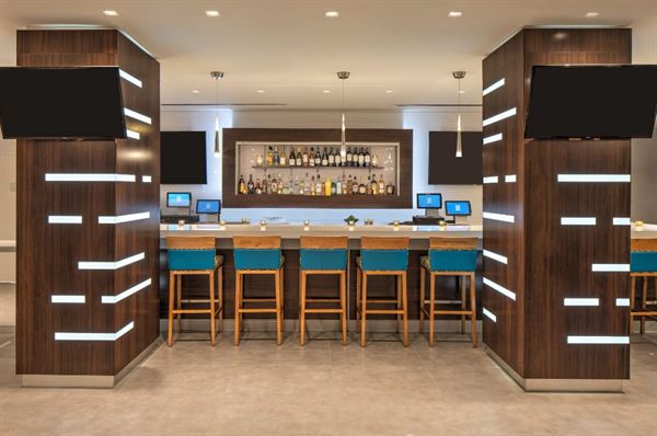 DoubleTree by Hilton Miami North I-95