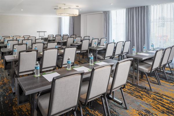 DoubleTree by Hilton Miami North I-95