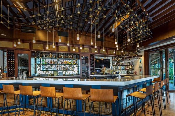 The Inn at the Crossroads Hotel