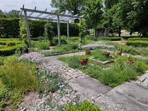 Mr. King’s Formal Gardens