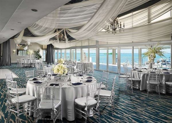 DoubleTree by Hilton Grand Hotel Biscayne Bay