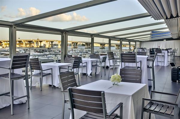 DoubleTree by Hilton Grand Hotel Biscayne Bay