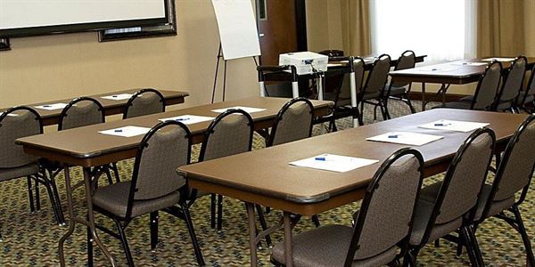 Holiday Inn Express & Suites Pittsburg