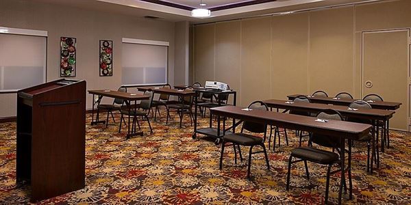 Holiday Inn Express & Suites Pittsburg