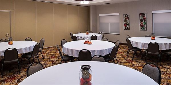 Holiday Inn Express & Suites Pittsburg