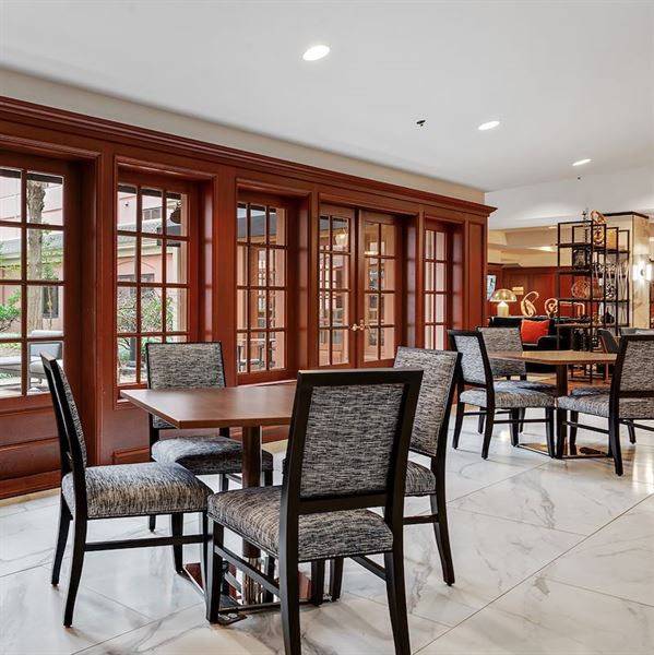 Inn at Henderson's Wharf