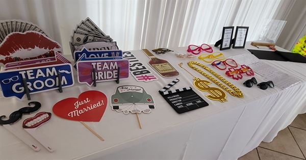 Drake N Jones Photo Booths