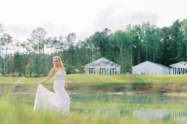 The Venue at Lilly Lou's The Pines