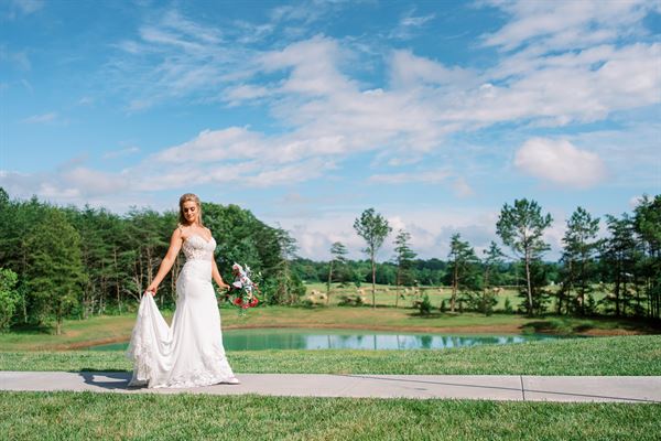 The Venue at Lilly Lou's The Pines