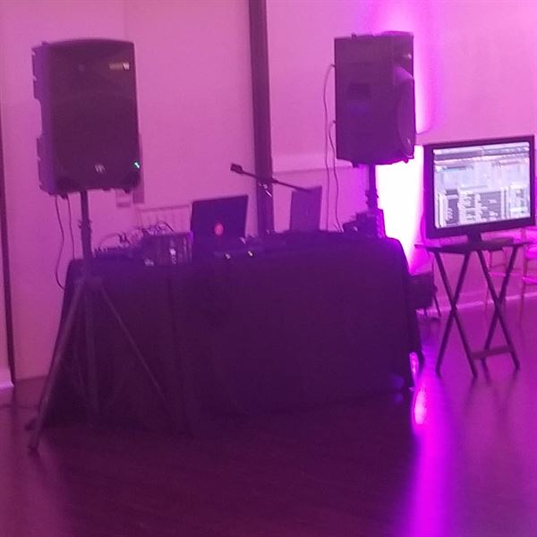 DJAmigoHarris60 Disc Jockey Service