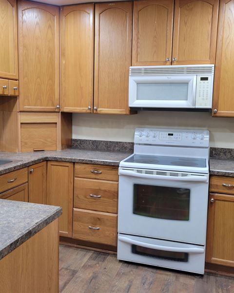 The Lake House at Tropical Resort & Marina on Lake Beresford