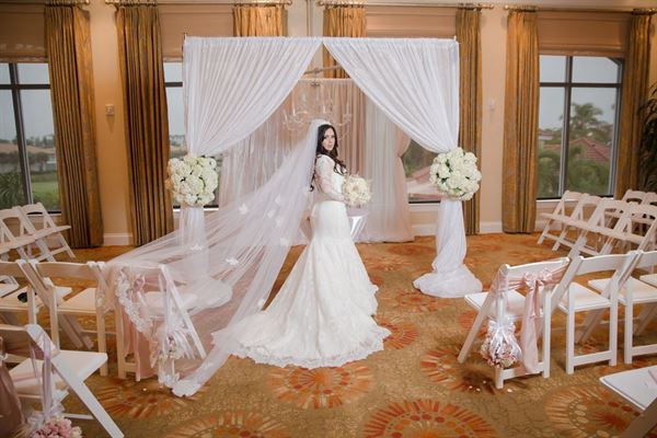 Naples Lakes Country Club