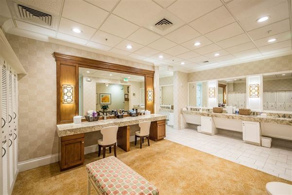 Naples Lakes Country Club