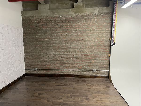 Thompson Studios 125